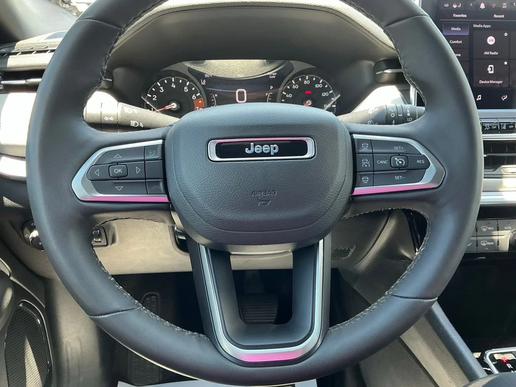 Used 2025 White Jeep Limited image 40