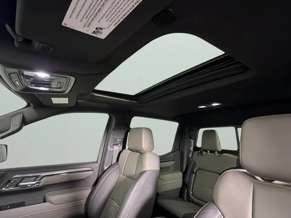 Used 2025 Summit White Chevrolet ZR2 image 27