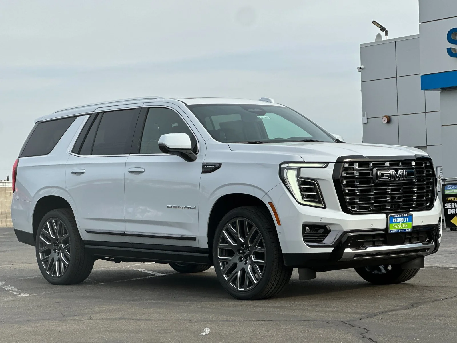 New 2027 Glacier White Tricoat GMC Denali Ultimate image 2
