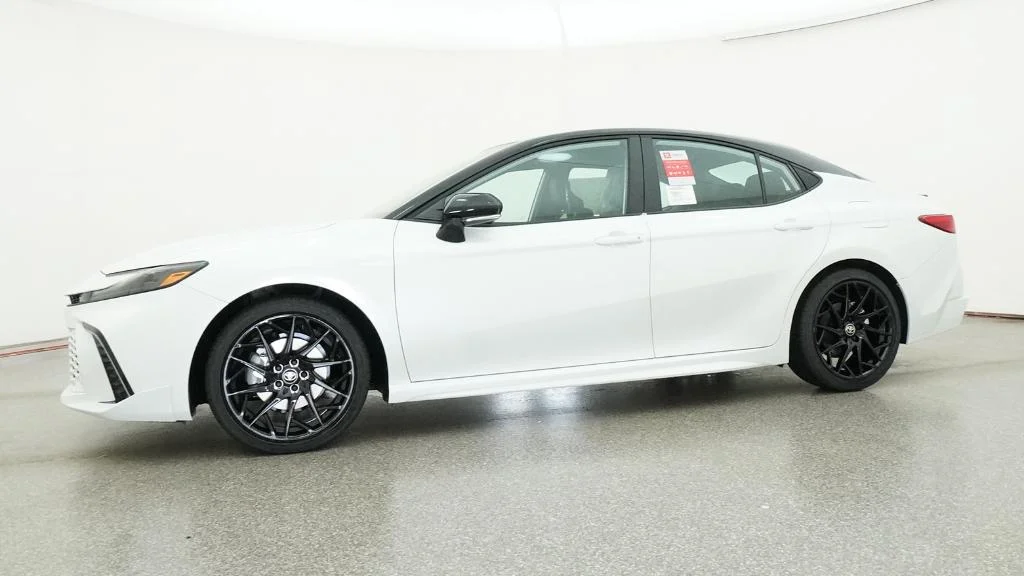 New 2026 Wind Chill Pearl with Midnight Black Metallic roof Toyota XSE image 15