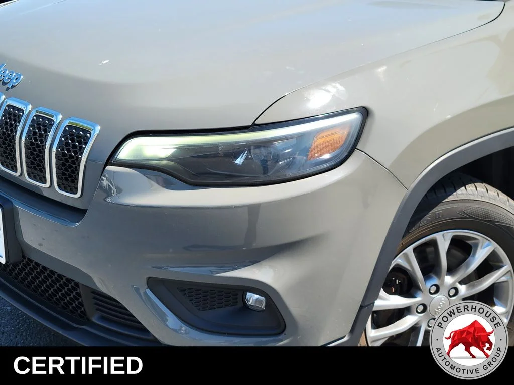 Used 2020 Gray Jeep Latitude Plus image 11