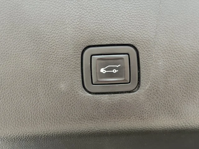 Used 2020 SILVER ICE METALLIC Chevrolet LT Cloth image 14