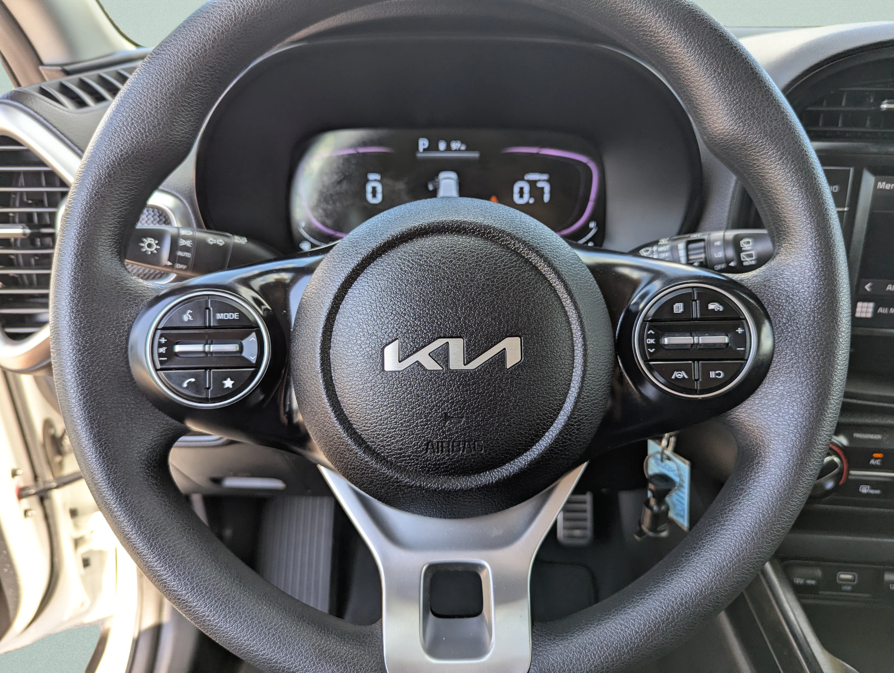 Used 2024 Snow White Pearl Kia LX image 40