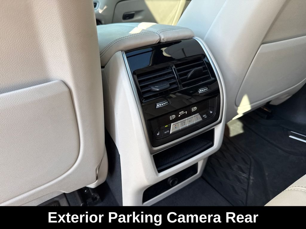 Used 2020 Black BMW xDrive40i image 26