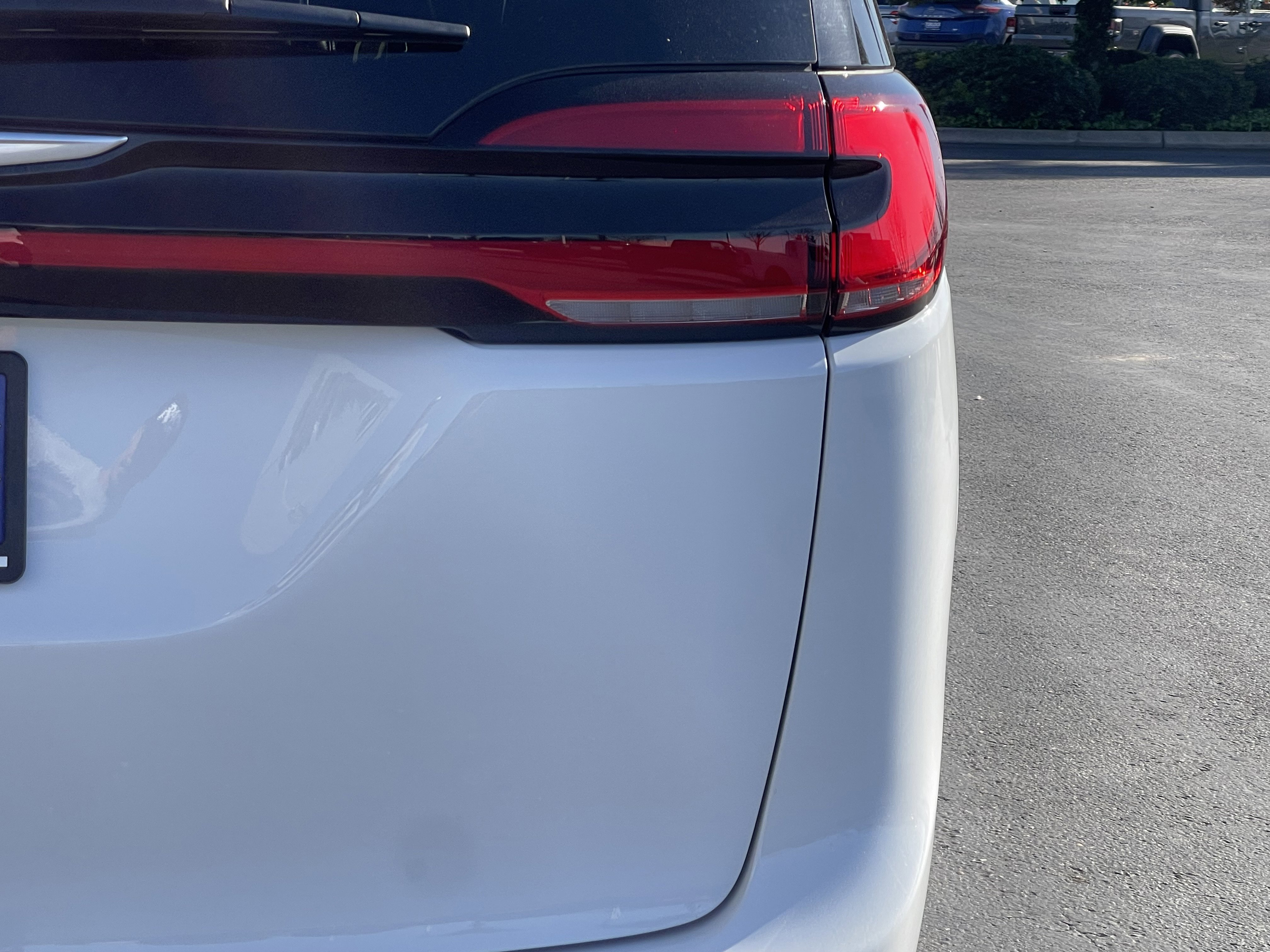 New 2026 Bright White Clear-Coat Exterior Paint Chrysler Select image 13