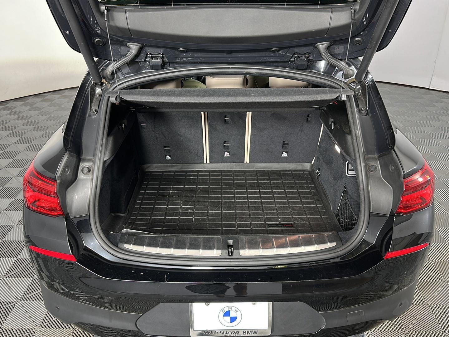 Used 2018 Black Sapphire Metallic BMW xDrive28i image 28
