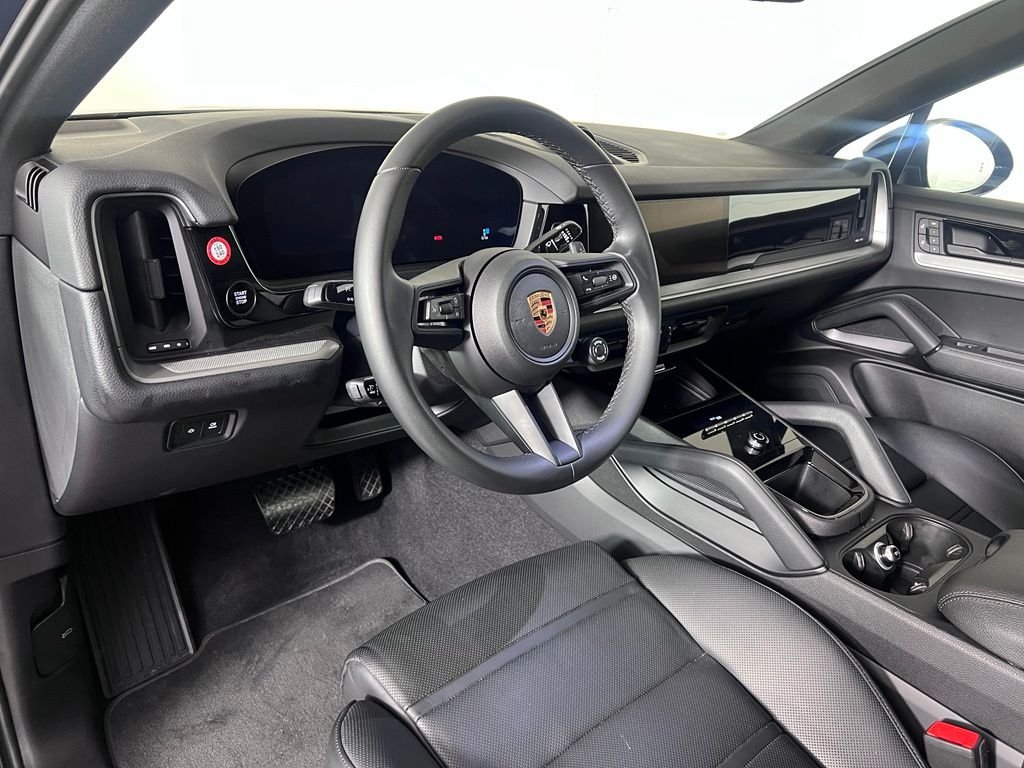 Certified Used 2024  Porsche  image 4