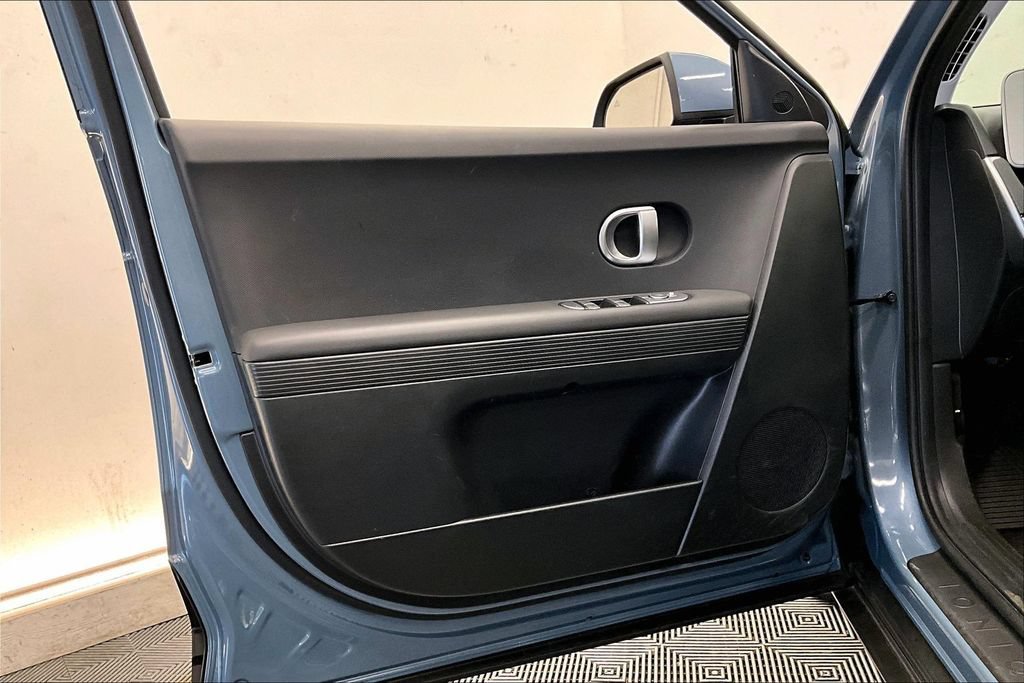 Used 2024  Hyundai SE image 24
