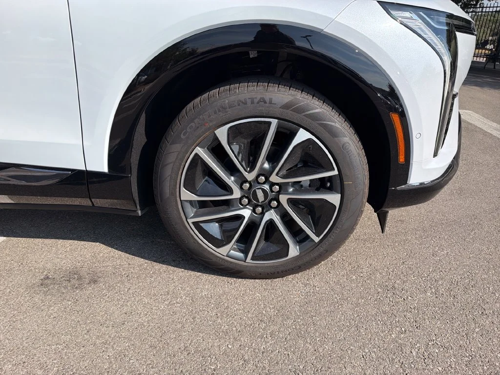 2027 Cadillac OPTIQ Premium Sport - Photo 17