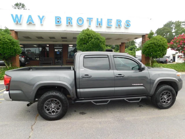 2018 Toyota Tacoma SR5 DOUBLE CAB 5 ft BED V6