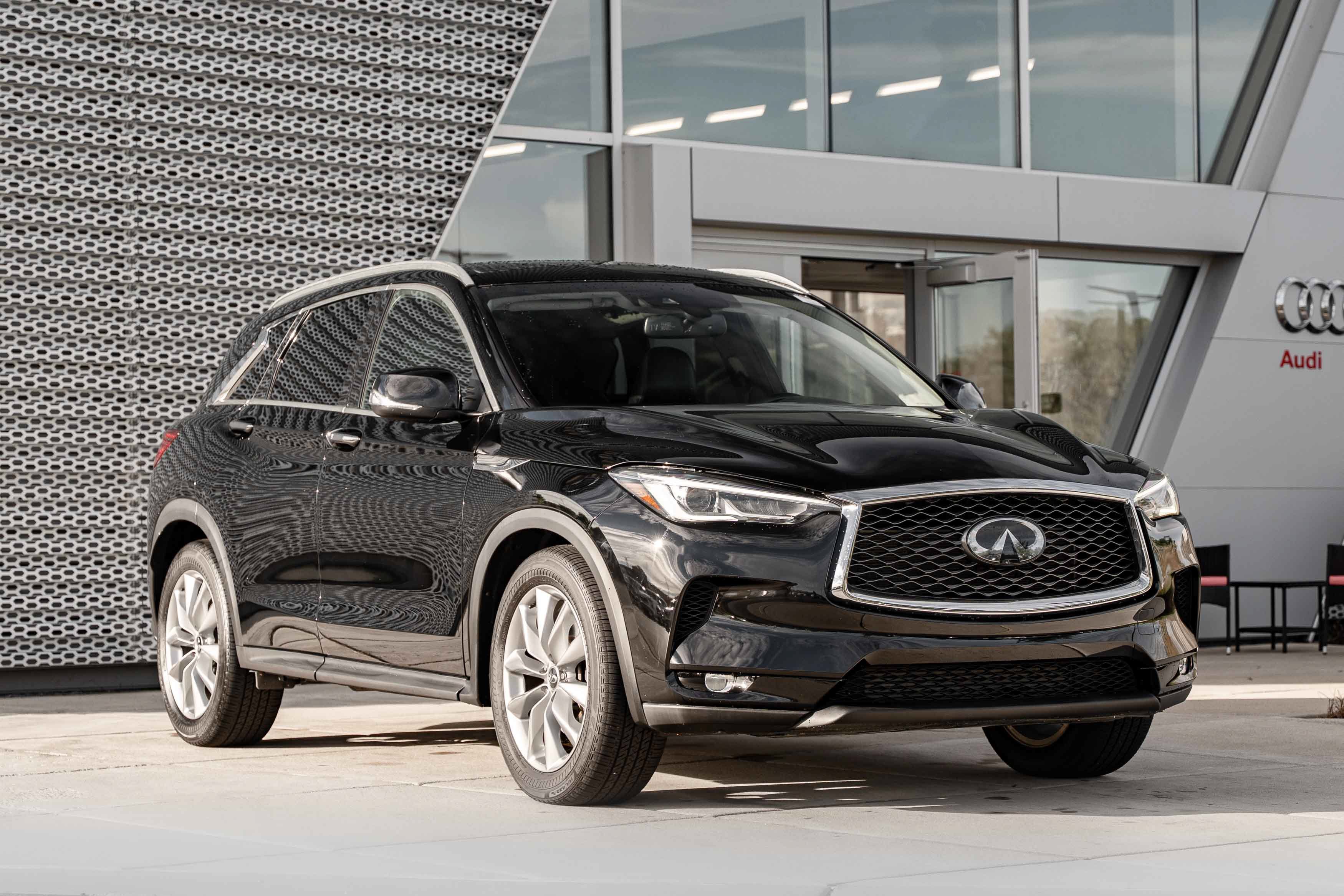 Used 2019 Black Obsidian INFINITI LUXE image 1