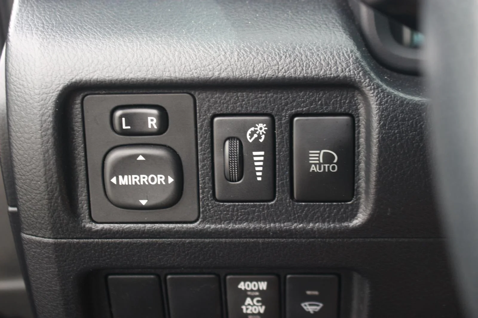 Used 2022 Black Toyota SR5 image 31