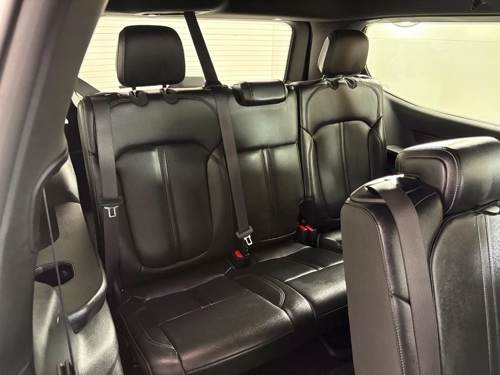 Used 2023 White Jeep Base image 45