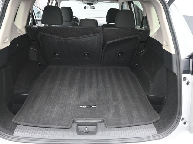 Used 2025 Silver Nissan SV image 10