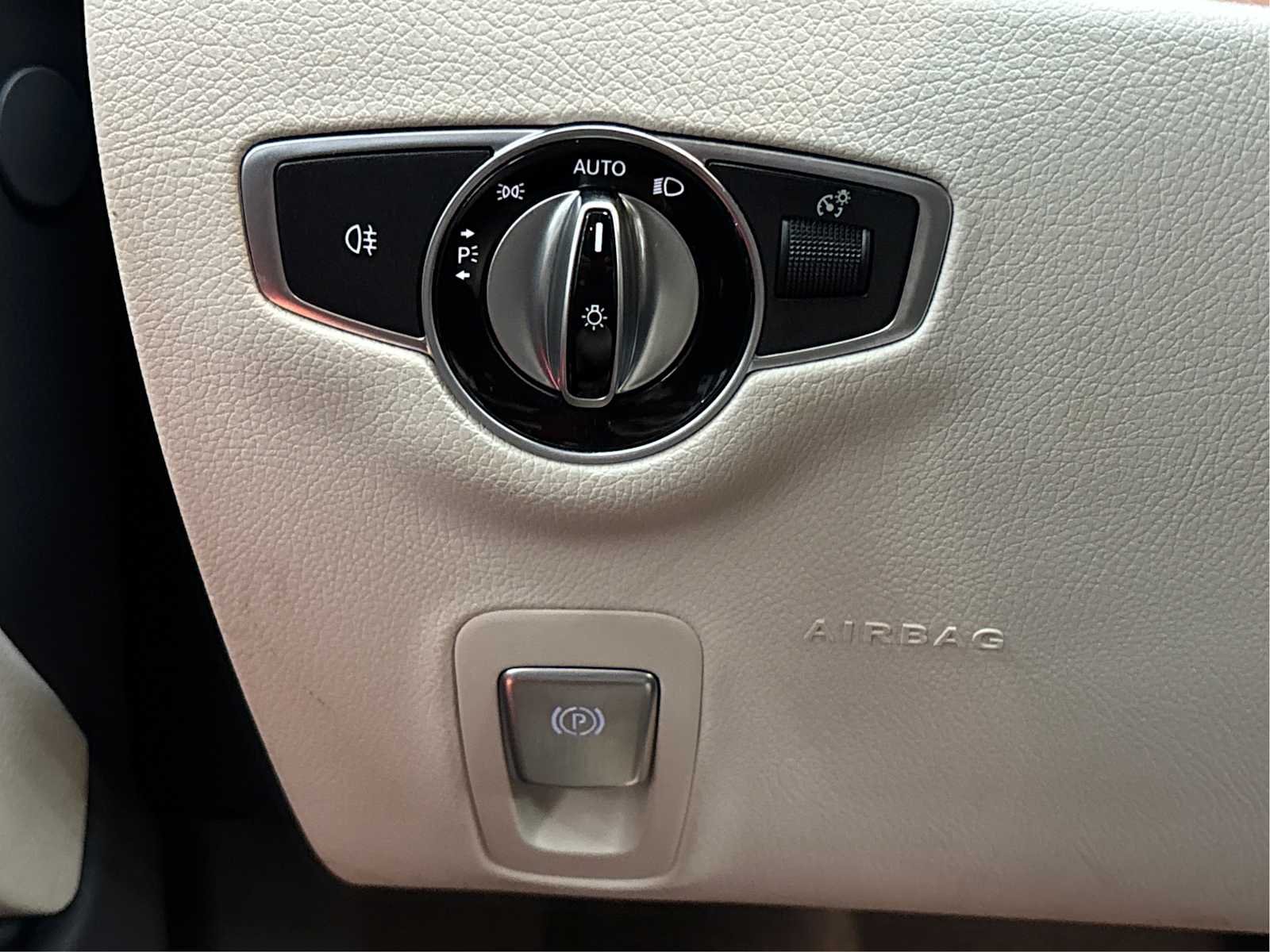 Used 2022 MANUFAKTUR Diamond White Mercedes-Benz E 350 image 42