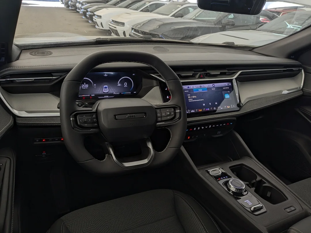 New 2026 Silver Jeep Laredo - - 4x4 - 1.6L Turbo Hybrid - Uconnect 5 w/ 12.3 Screen & More! image 23