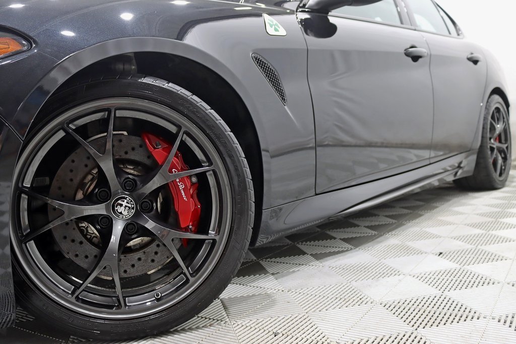 2024 Alfa Romeo Giulia Quadrifoglio photo 4