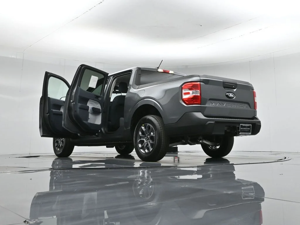 New 2026 Carbonized Gray Metallic Ford XLT image 44