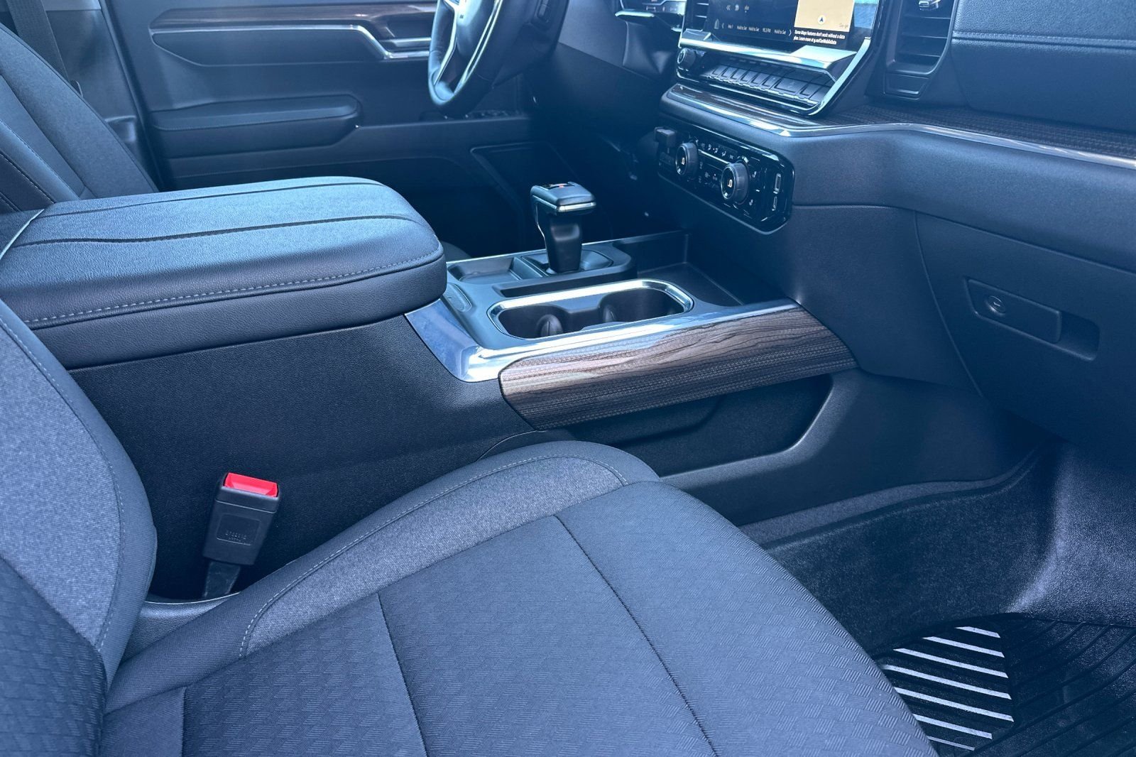 2024 Chevrolet Silverado 1500 RST - Photo 15
