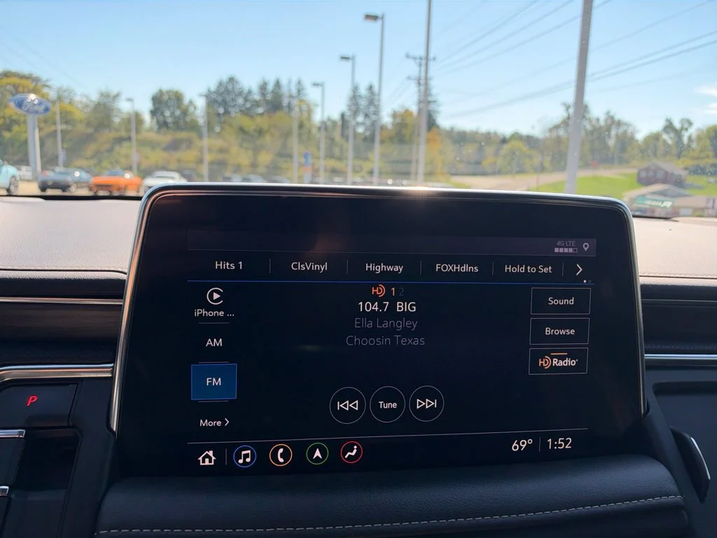 Used 2021 Satin Steel Metallic GMC SLT image 21