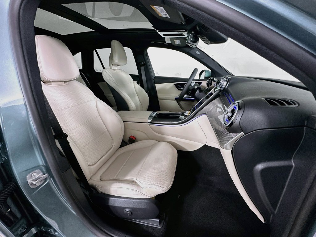 New 2027 Silver Mercedes-Benz GLC 300 image 30