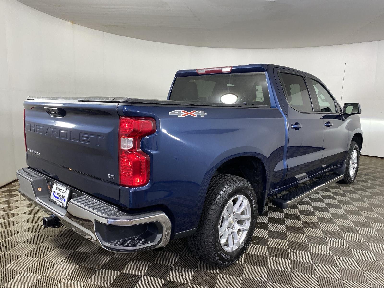 Used 2022 Northsky Blue Metallic Chevrolet LT image 7