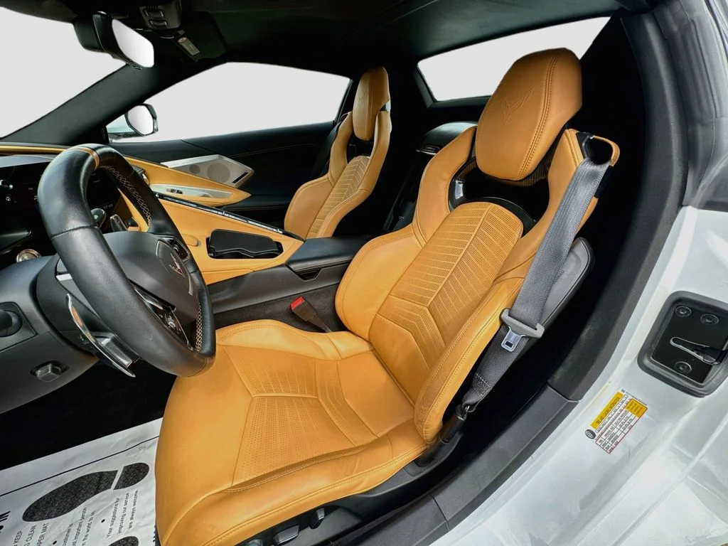 Used 2020 White Chevrolet Stingray image 27