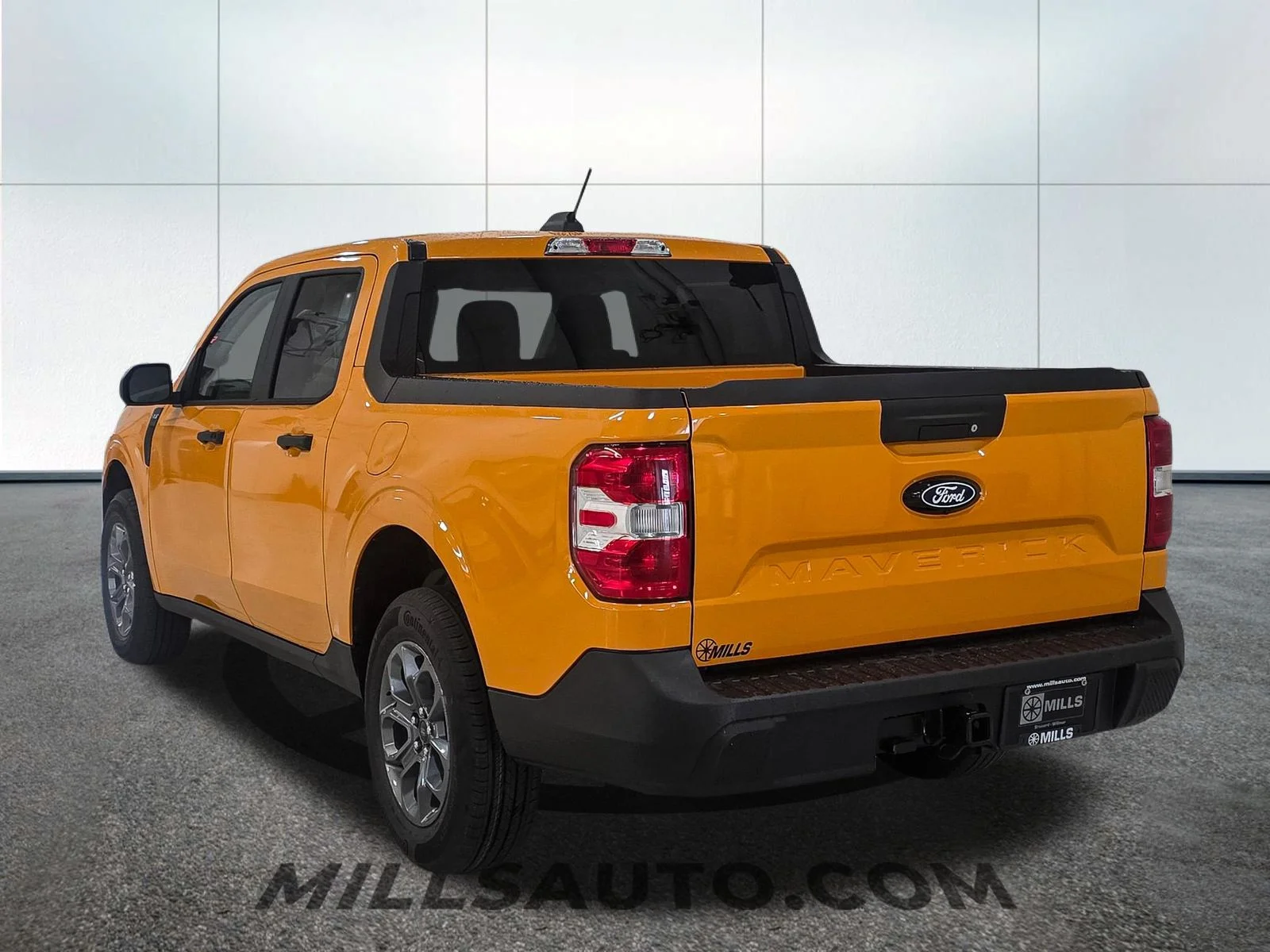 New 2026 Orange Fury Metallic Tri-Coat Ford XLT image 5