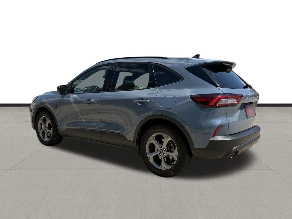 Used 2025 Vapor Blue Ford ST-Line image 7