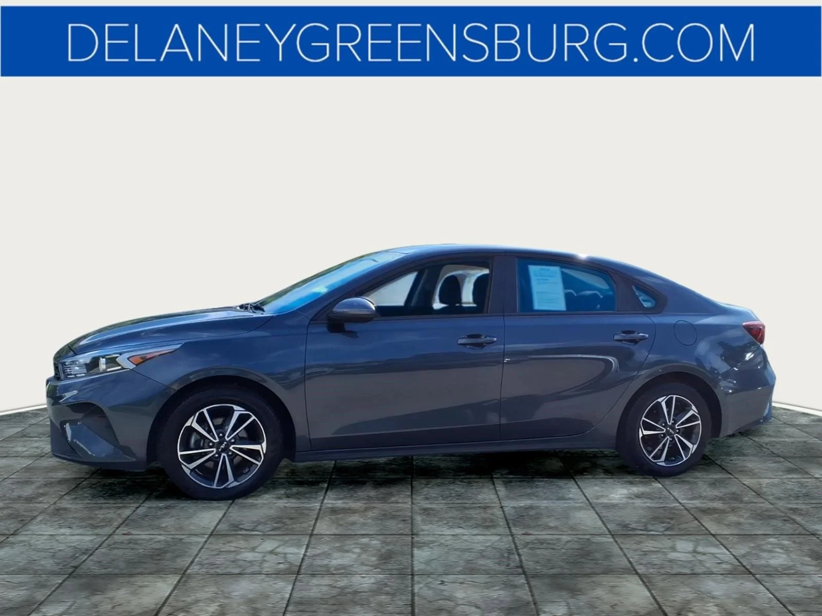 Used 2023 Gravity Gray Kdg Kia LXS image 6