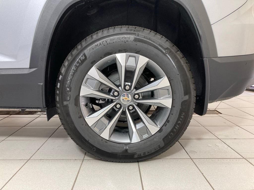New 2027 Sterling Gray Metallic Chevrolet LT image 23