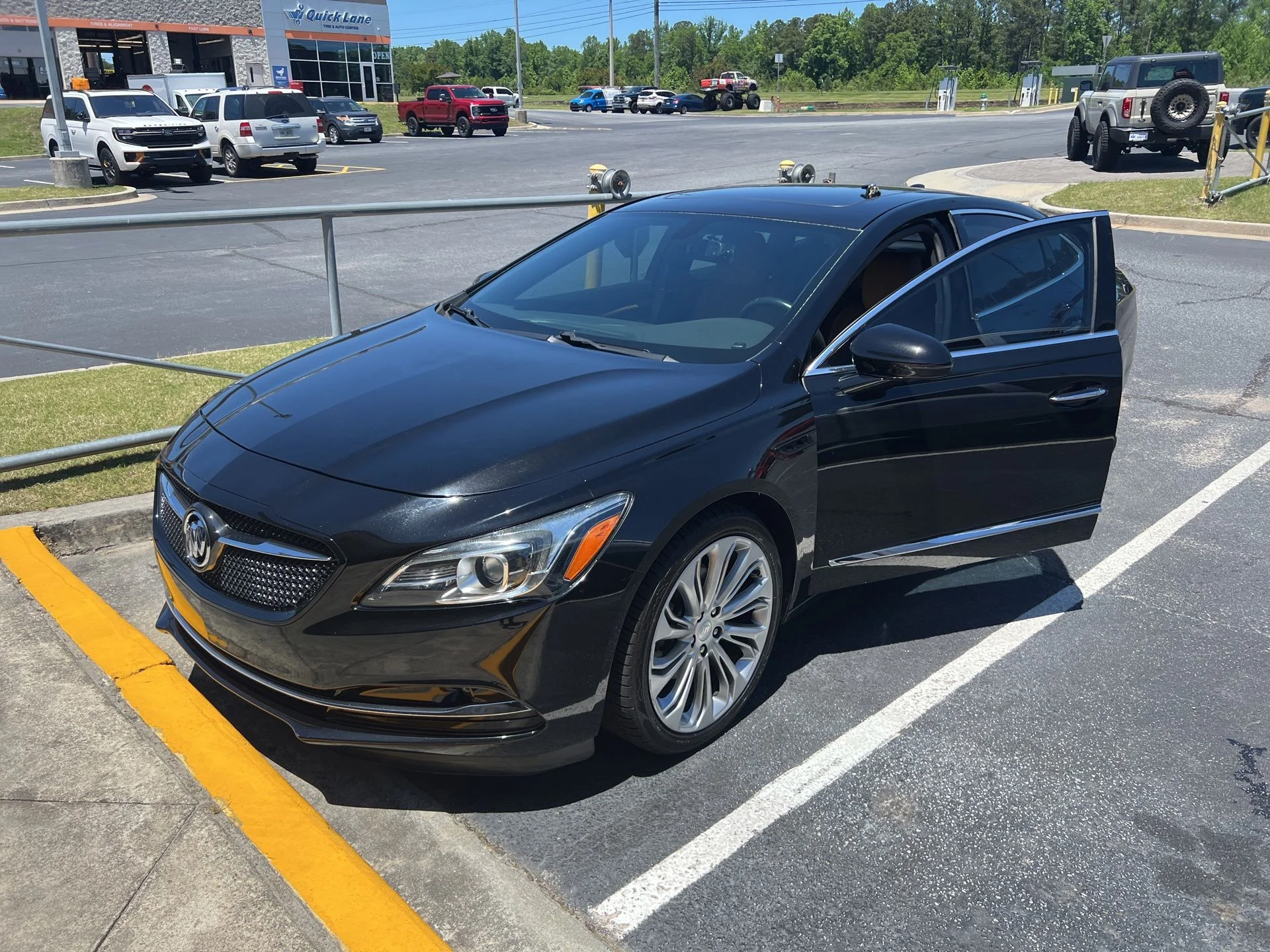 2017 Buick LaCrosse Essence's photo