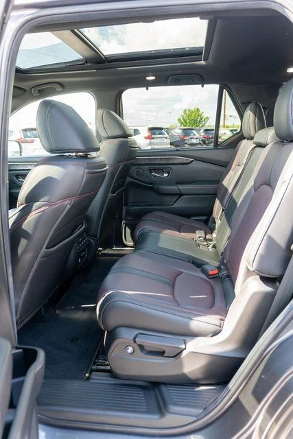 Used 2025  Honda Black Edition image 11