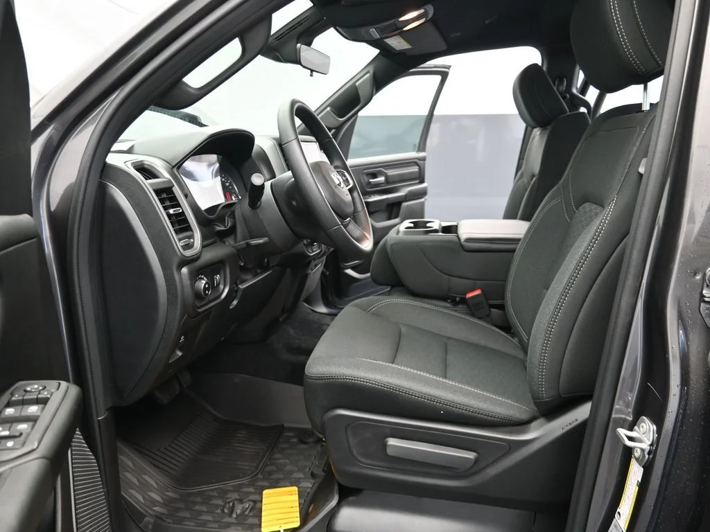 New 2026 Granite Crystal Metallic Clearcoat RAM Warlock image 17