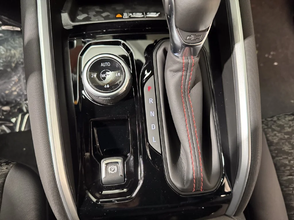 2026 Chevrolet Colorado Z71 - Photo 18