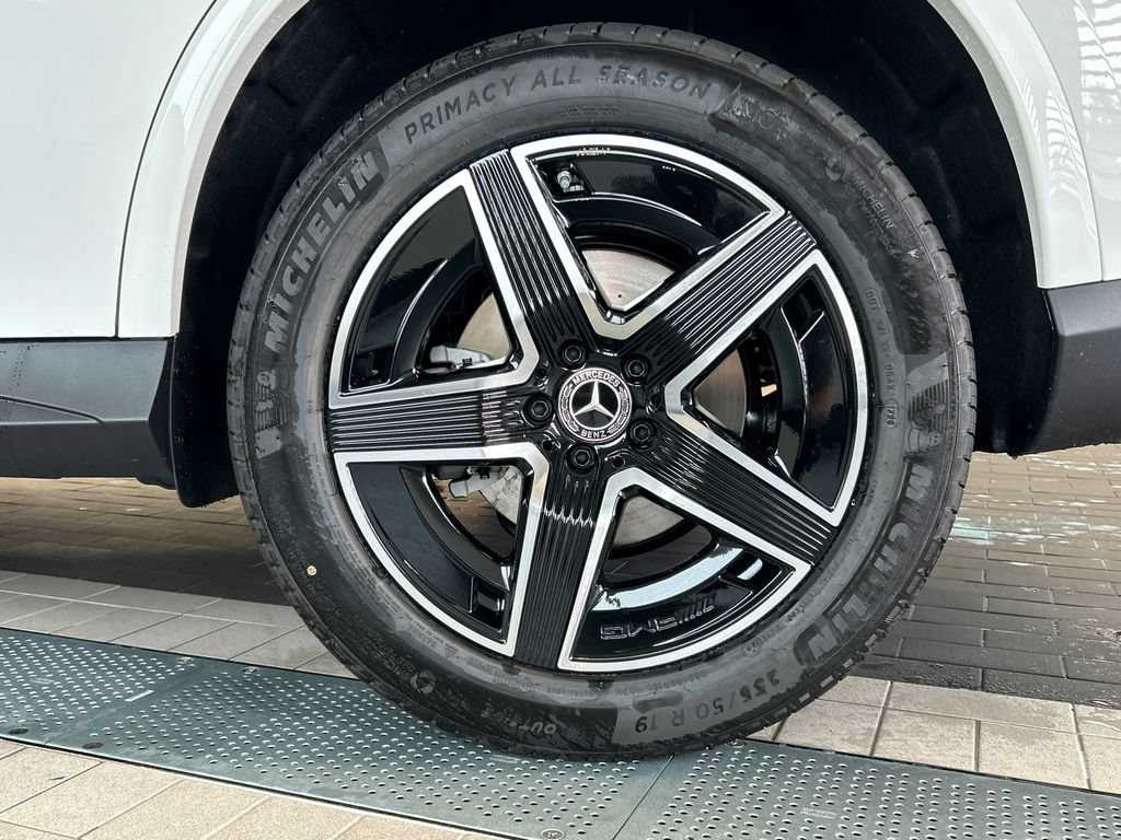 New 2027 Polar White Mercedes-Benz GLC 300 image 33