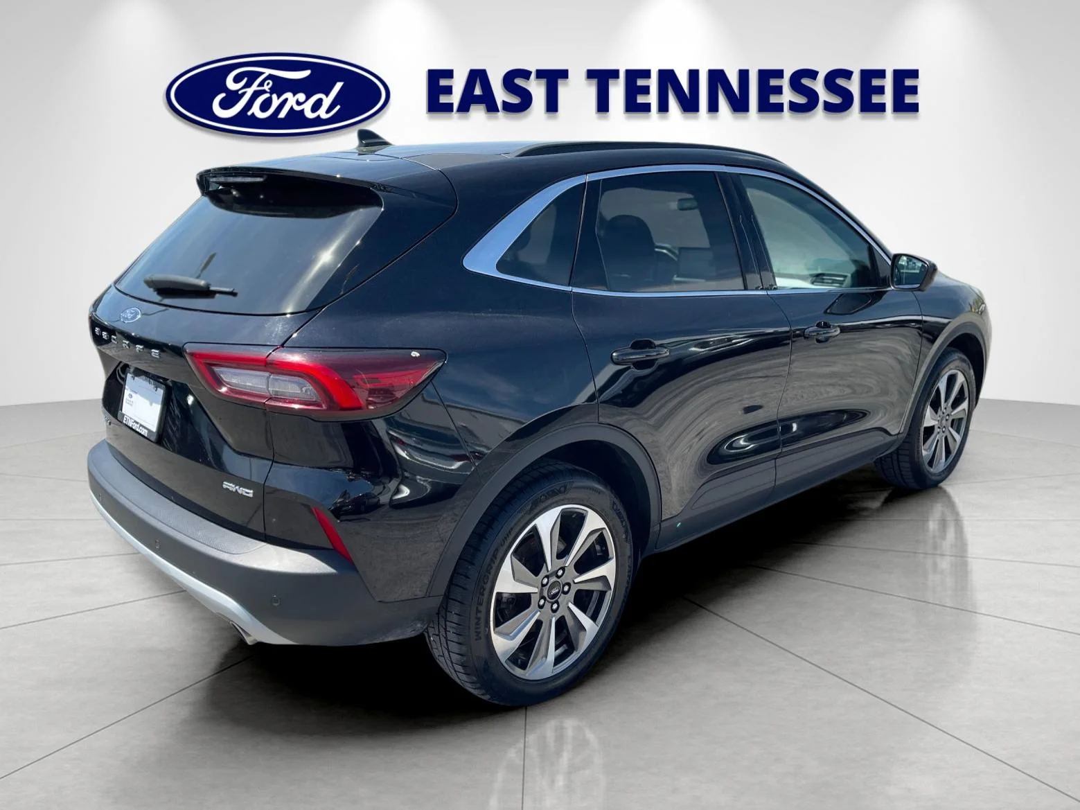 Used 2024  Ford Platinum image 3