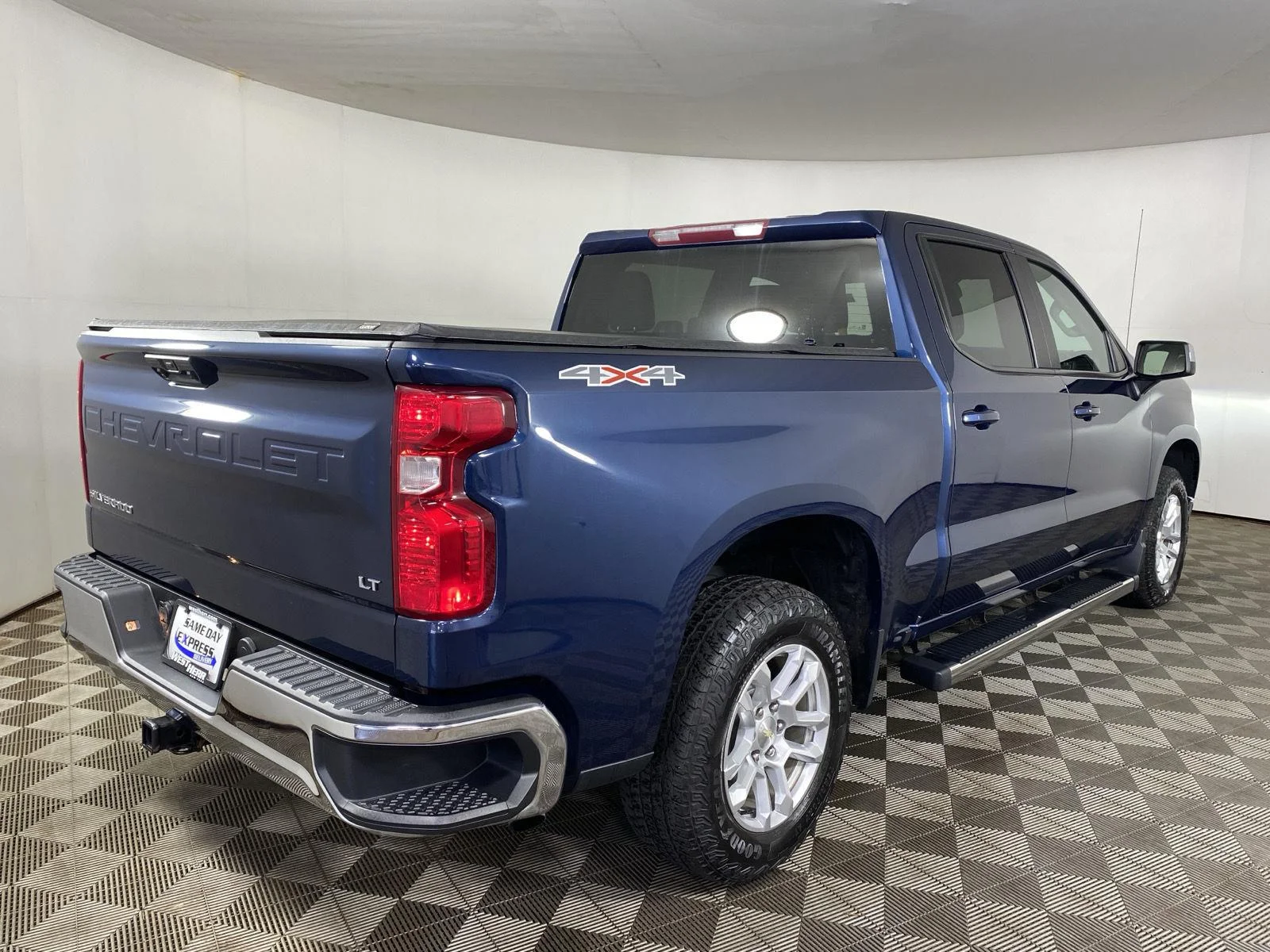 Used 2022 Northsky Blue Metallic Chevrolet LT image 7