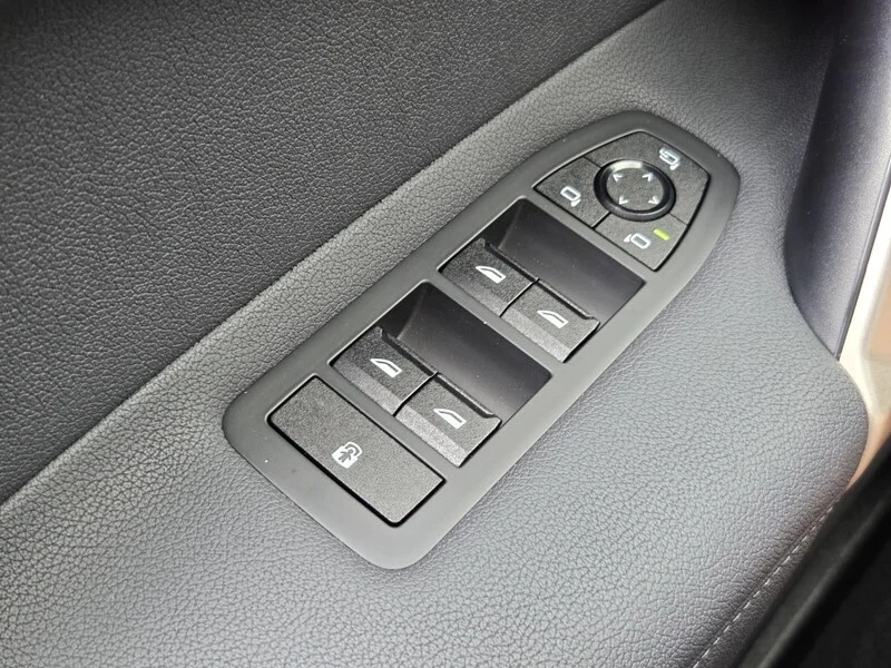 Used 2024 White Metallic BMW M60 SPORTS ACTIVITY VEHICLE image 42