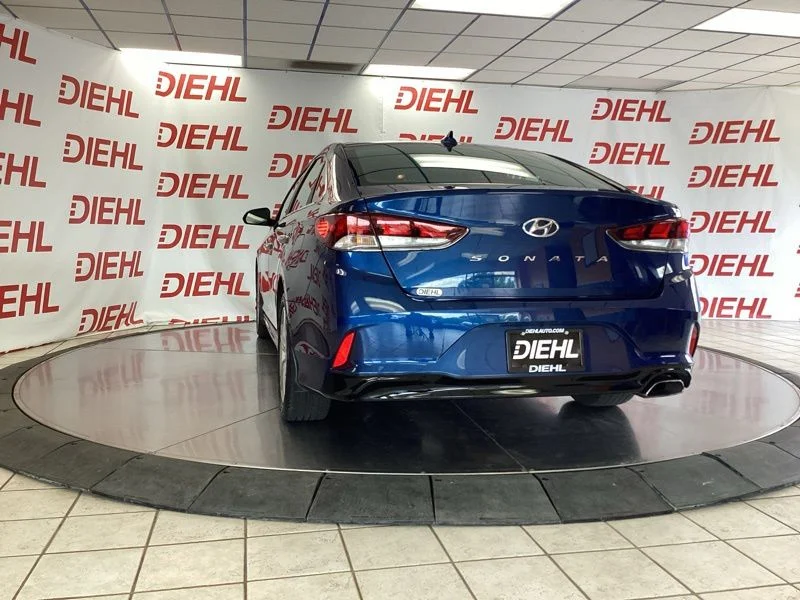 Used 2018 Blue Hyundai SEL+ image 5