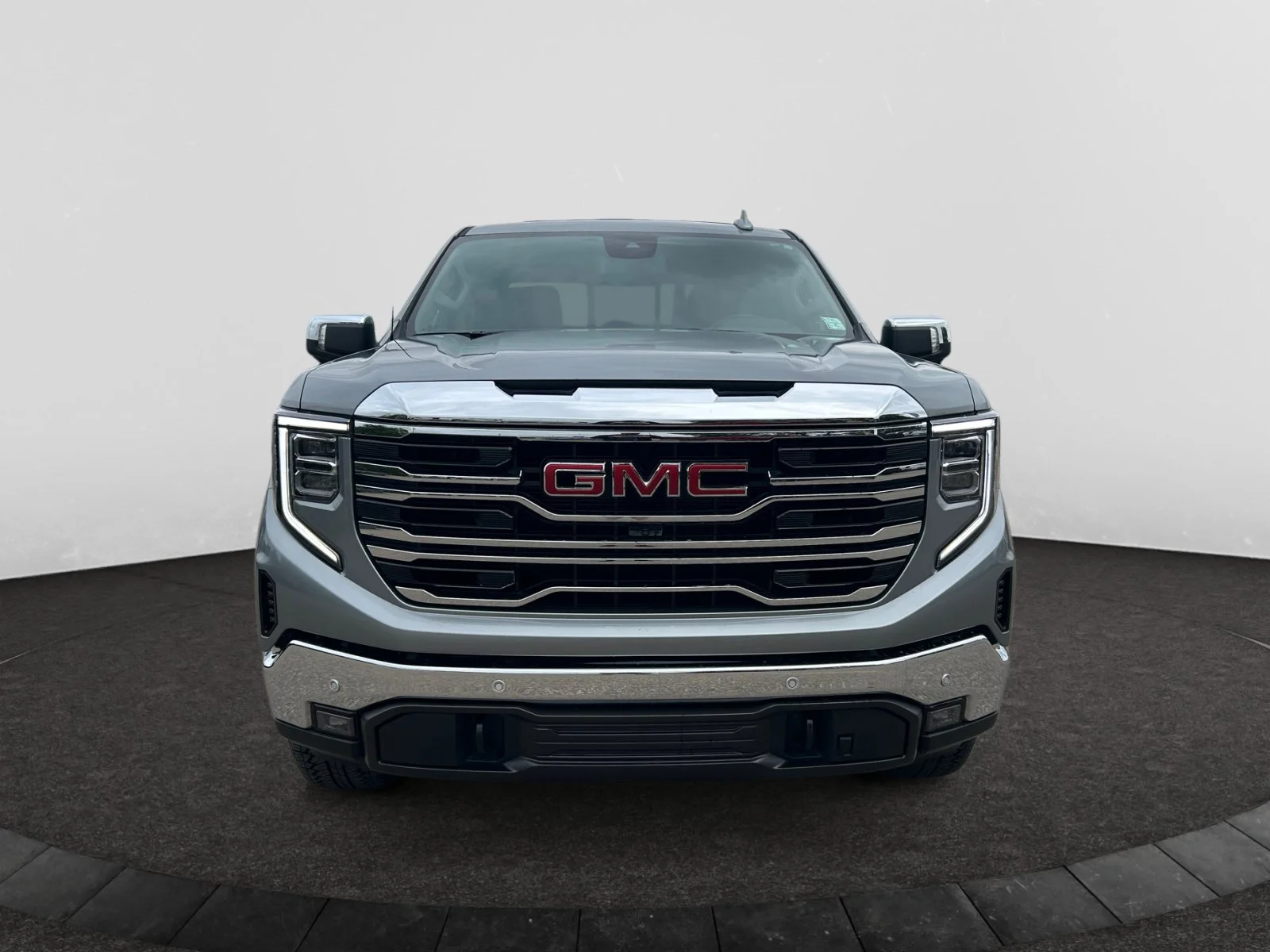 Used 2025 Gray GMC SLT Crew 6.2L Leather Sunroof Nav 4x4 image 8