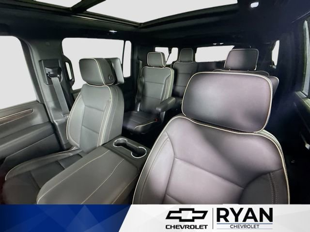 2026 Chevrolet Suburban Premier - Photo 22