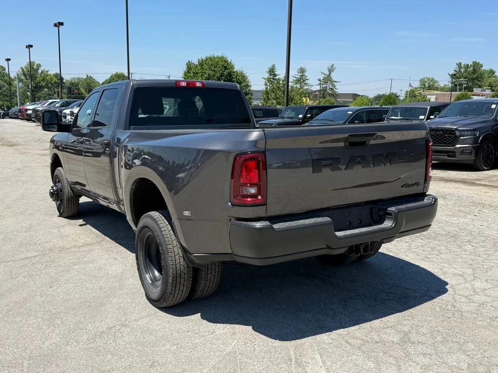 New 2026 Granite Crystal Metallic Clear-Coat Exterior Paint RAM Tradesman image 9