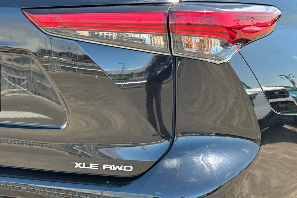 Used 2023 Black Toyota XLE image 36