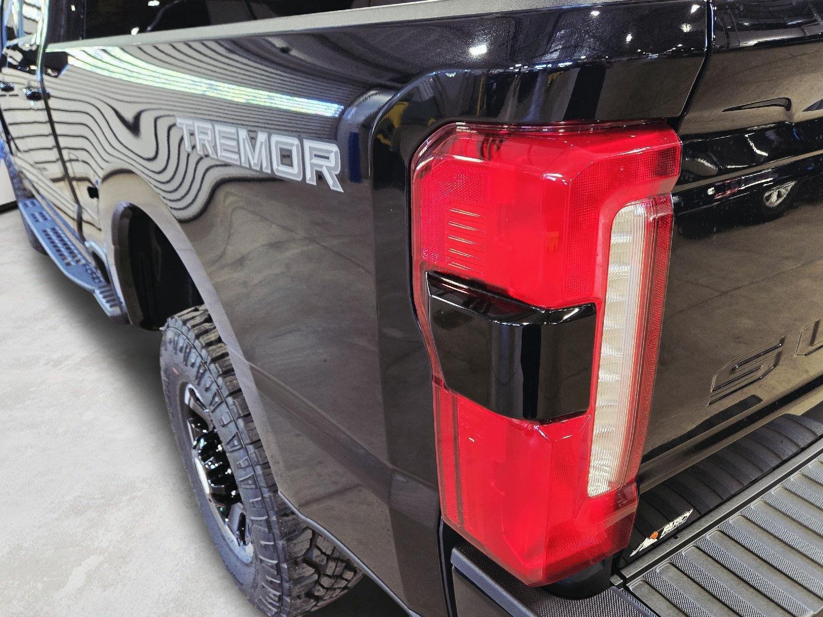New 2026 Agate Black Metallic Ford F-250® Lariat® image 17