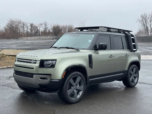 2023 Land Rover Defender X-Dynamic SE's photo