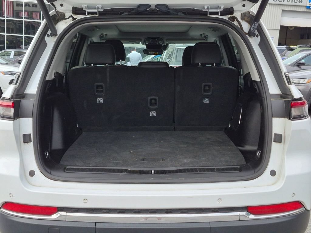 Used 2023 White Jeep 4xe image 8