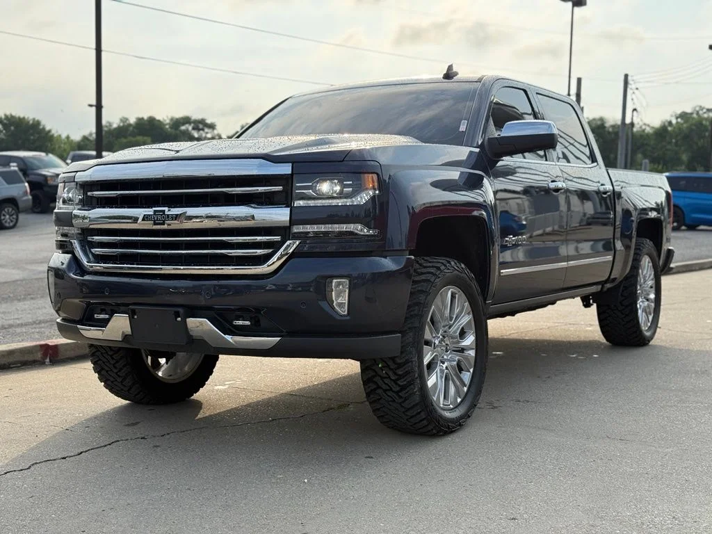 Used 2018 Blue Chevrolet LTZ image 2