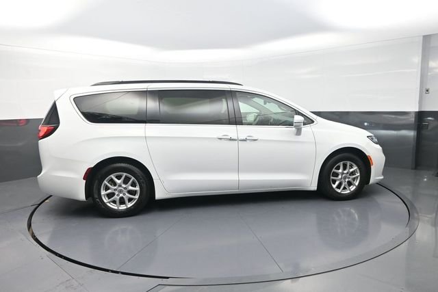 Used 2022 White Chrysler Touring L image 10