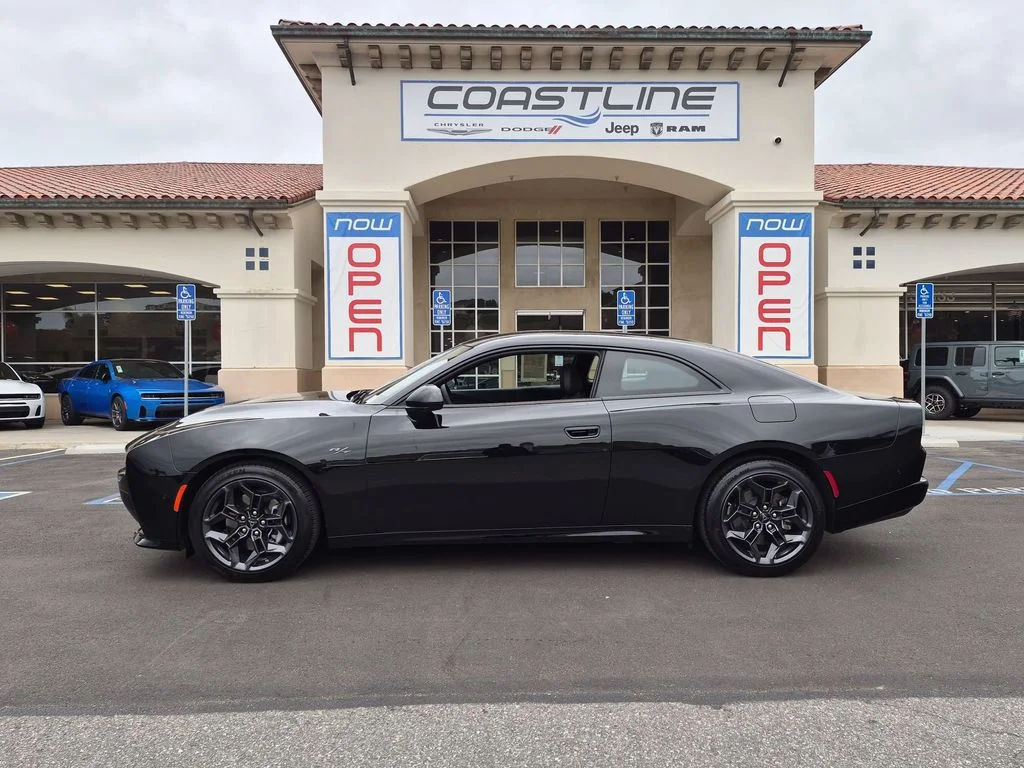 New 2026 Diamond Black Crystal Pearlcoat Dodge R/T Plus image 8